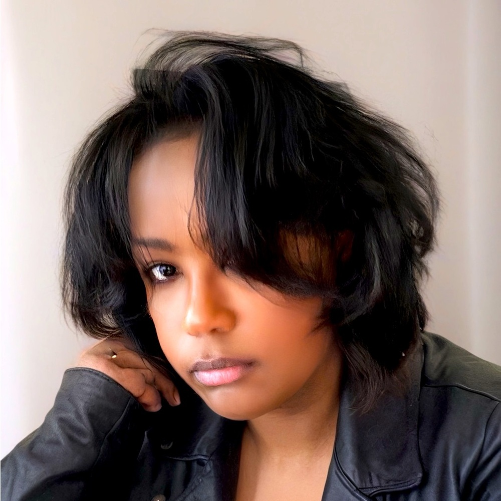 Meet your Posher, Claudia